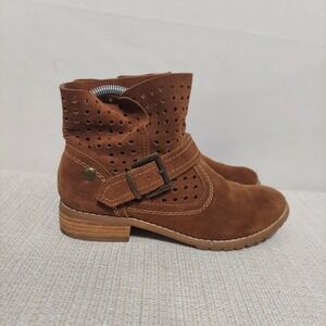 Restricted Women‎ Perforated Suede Ankle Bootie Round Toe Stacked Heel Sz 6